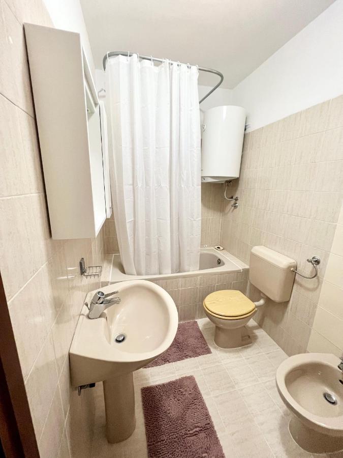 Martin Apartments Rovigno Esterno foto